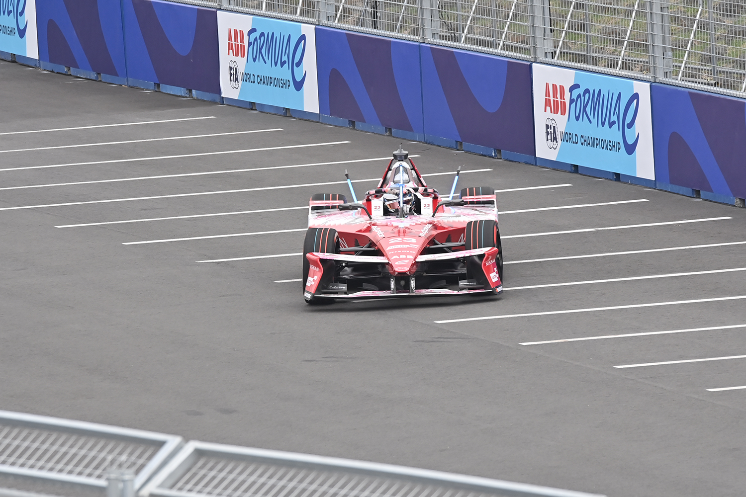 今期絶好調の日産フォーミュラEチームのガレージに潜入した 〜 画像56