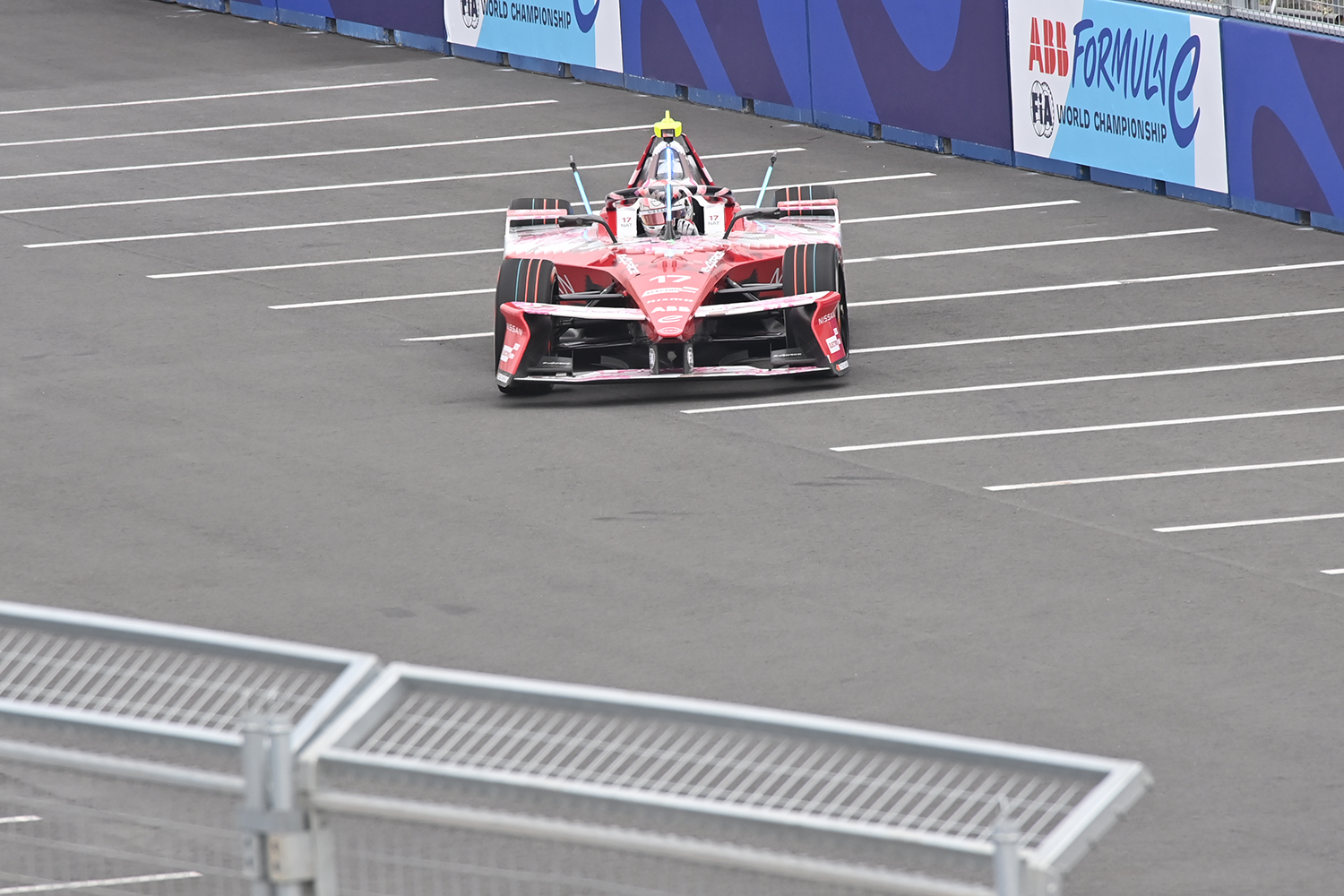 今期絶好調の日産フォーミュラEチームのガレージに潜入した 〜 画像59