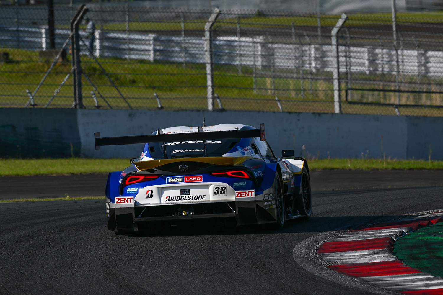 スーパーGTを戦うGT500車両から市販車と共通のパーツを探してみた 〜 画像19