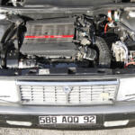 【画像】ただのセダンに見えるが……フェラーリのV8搭載だと!?　ランチア・テーマ8.32という衝撃の爆速セダン 〜 画像1