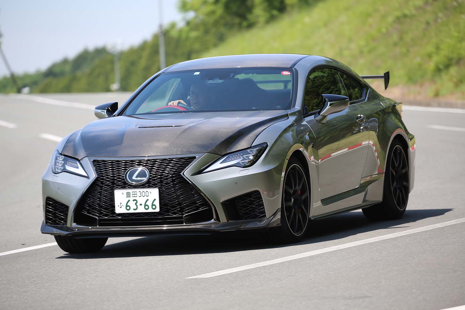 レクサスRC F Performance package（MY19）