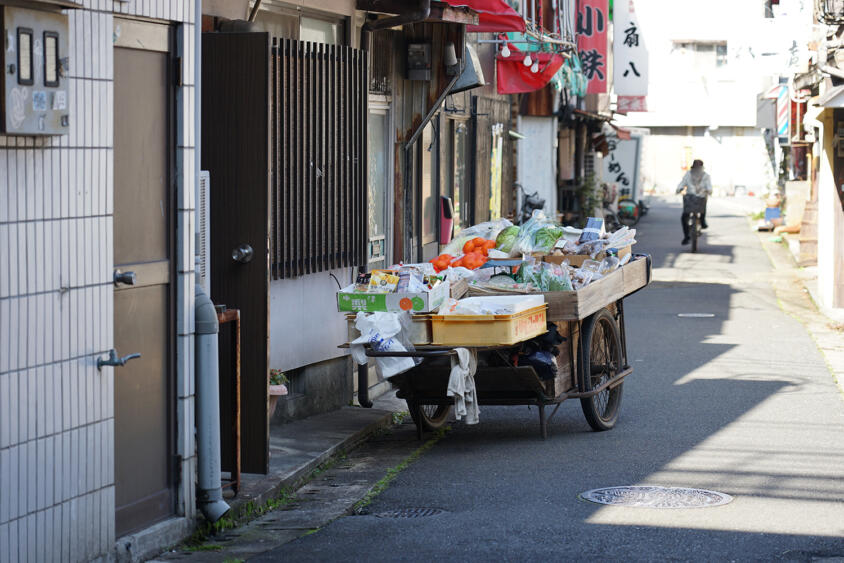 人力車もリヤカーも馬車も「一通逆走」や「駐停車禁止」違反になる！　「軽車両」の扱いに要注意!!