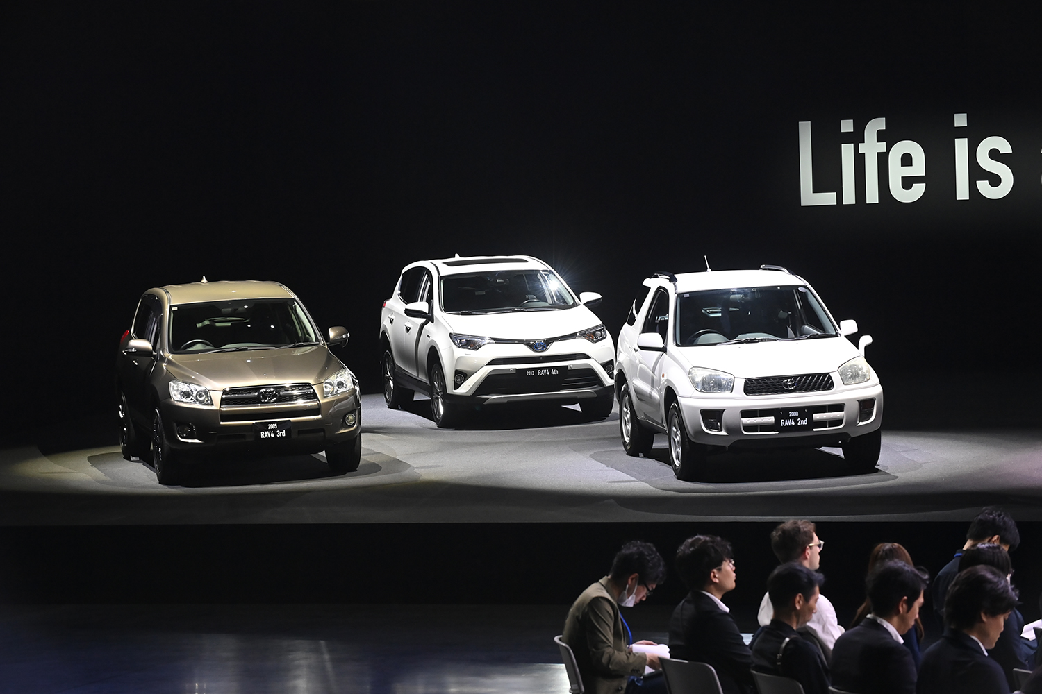 6代目の新型RAV4が登場 〜 画像17