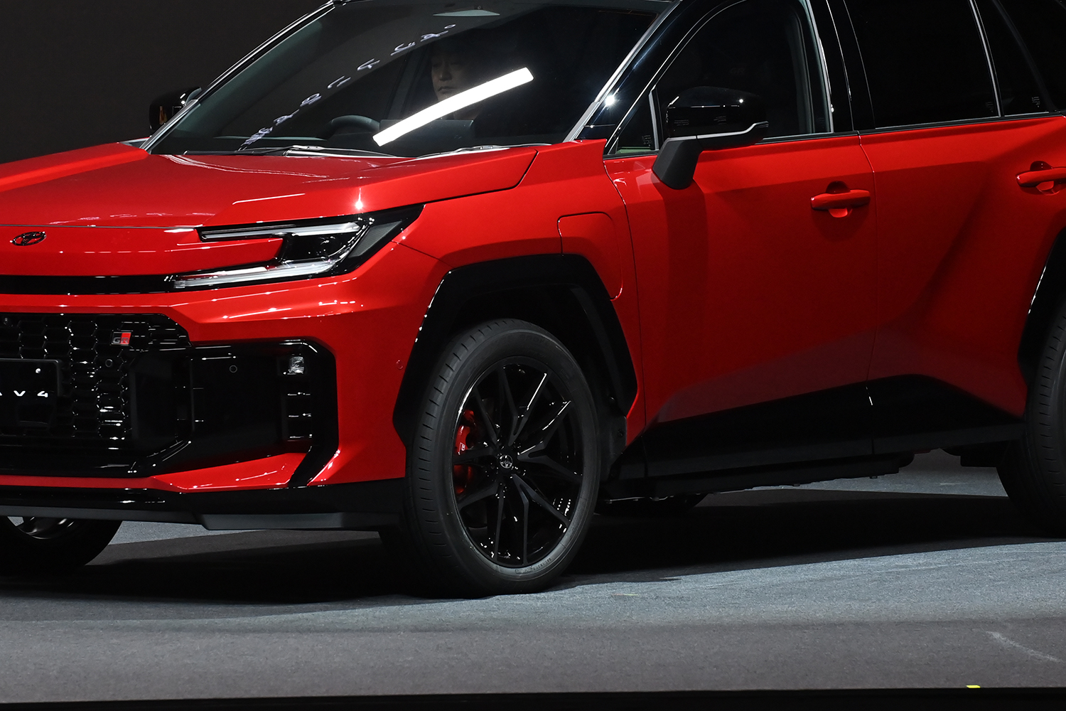 6代目の新型RAV4が登場 〜 画像42