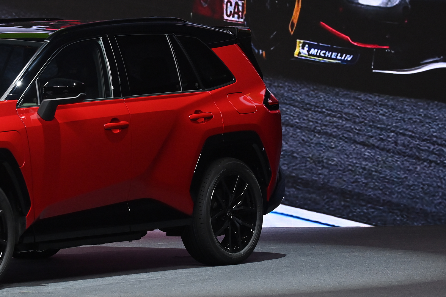 6代目の新型RAV4が登場 〜 画像43