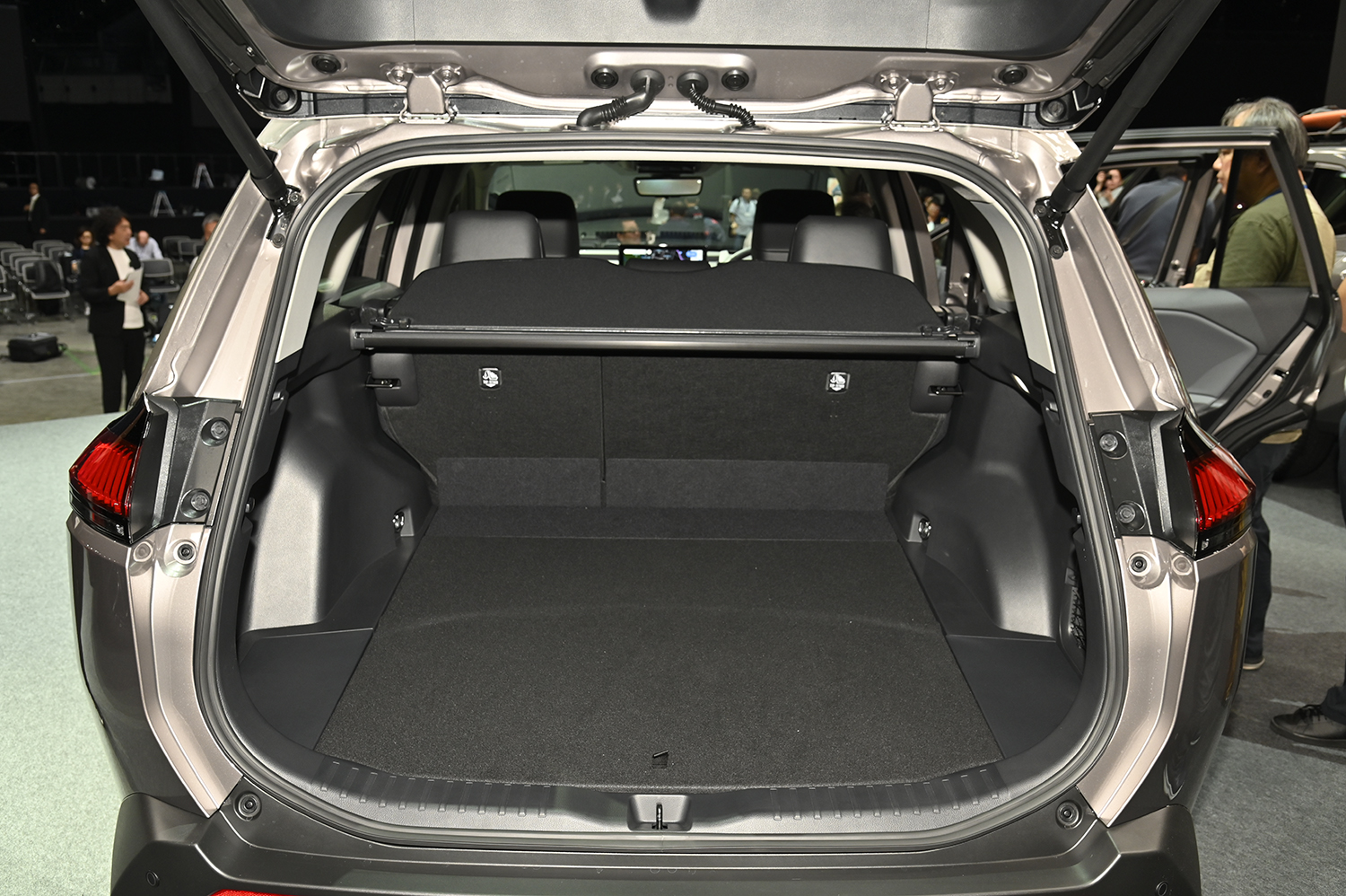 新型RAV４が電動モデルだけの設定に踏み込んだワケ 〜 画像4