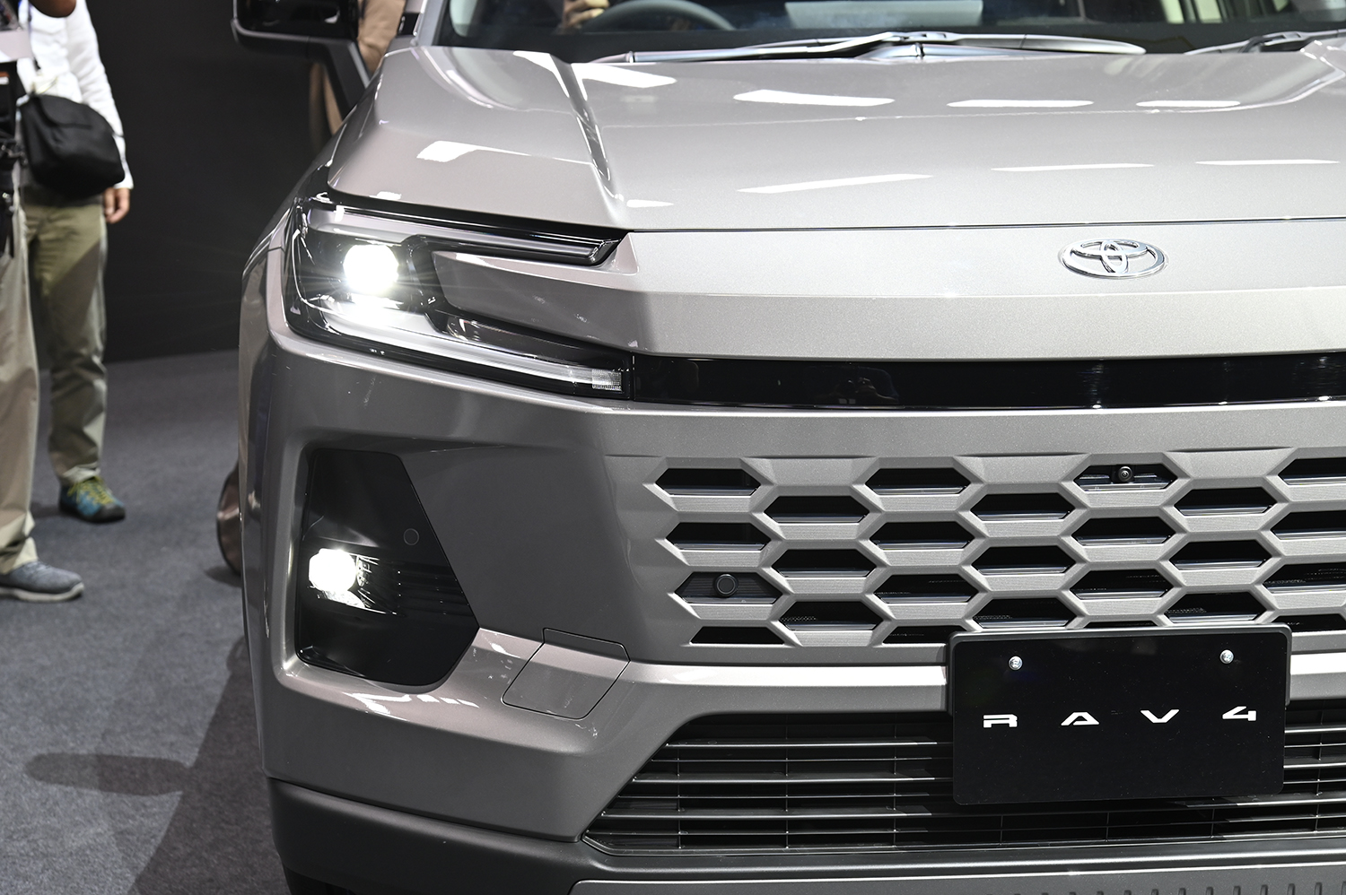新型RAV４が電動モデルだけの設定に踏み込んだワケ