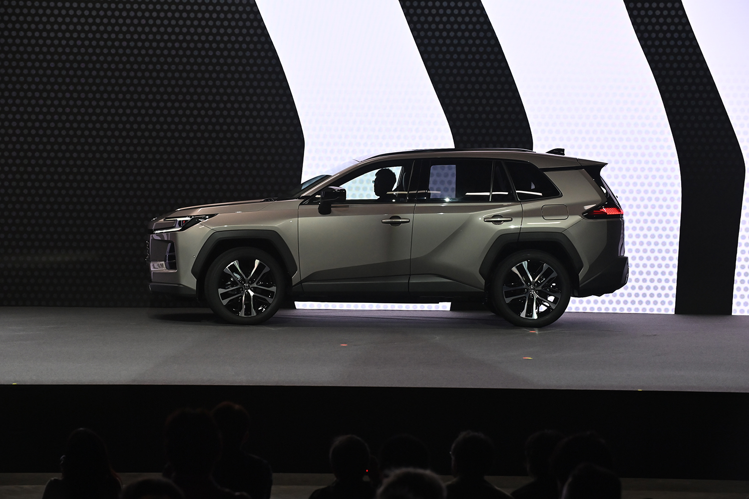 新型RAV４が電動モデルだけの設定に踏み込んだワケ 〜 画像16