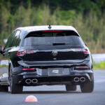 【画像】【試乗】333馬力を手に入れた「VWゴルフＲ」の戦闘力をチェック！　4WDマイスターがクローズドで徹底的に走らせた 〜 画像37