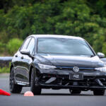 【画像】【試乗】333馬力を手に入れた「VWゴルフＲ」の戦闘力をチェック！　4WDマイスターがクローズドで徹底的に走らせた 〜 画像9