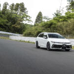 【画像】【試乗】333馬力を手に入れた「VWゴルフＲ」の戦闘力をチェック！　4WDマイスターがクローズドで徹底的に走らせた 〜 画像2
