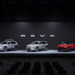 【画像】海外じゃRAV4はタクシー車両としても人気！　新型が３つの顔を用意した理由はもしやタクシー対策か？ 〜 画像7