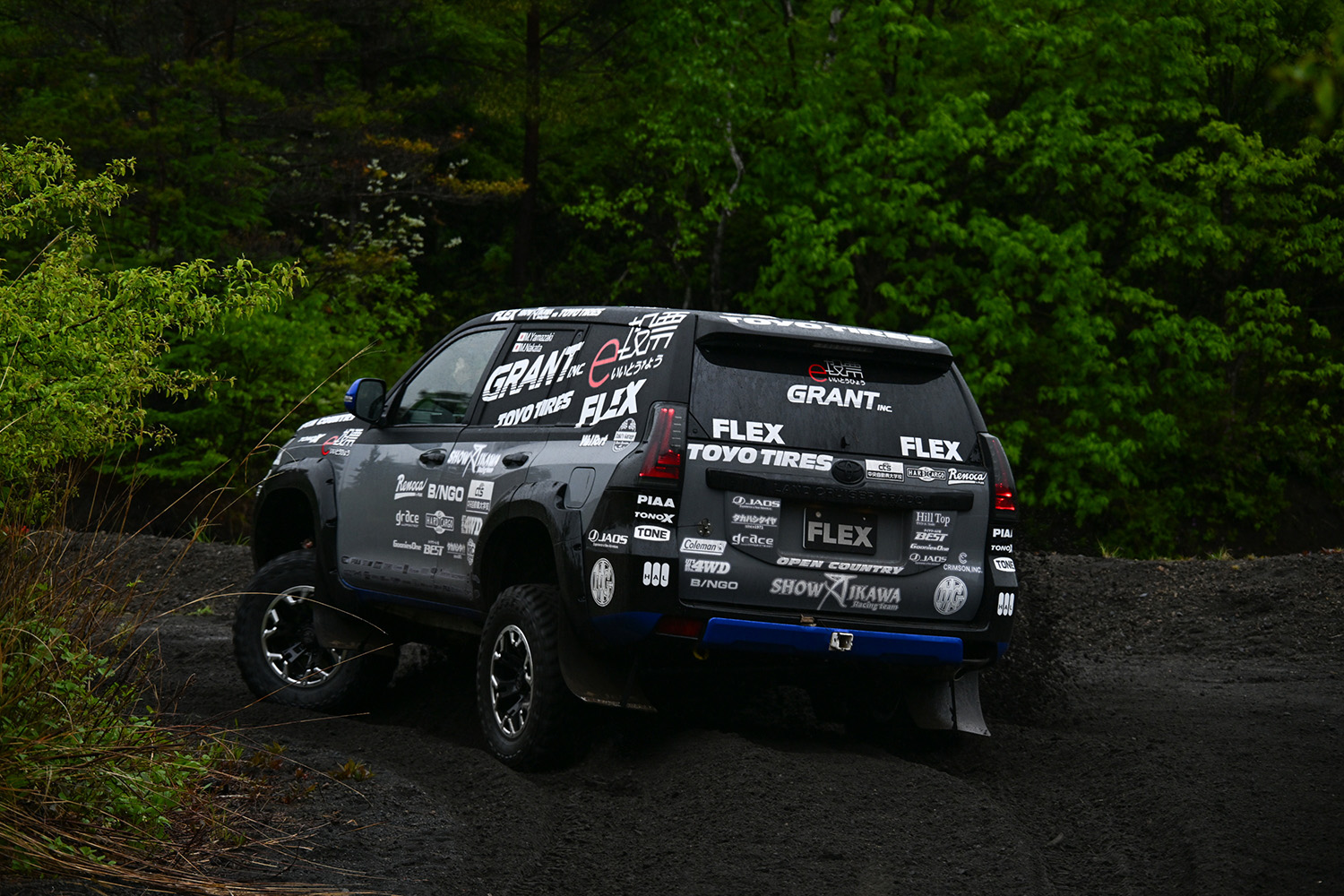 「FLEX SHOW AIKAWA Racing with TOYO TIRE」のトヨタ・ランドクルーザープラド 〜 画像32