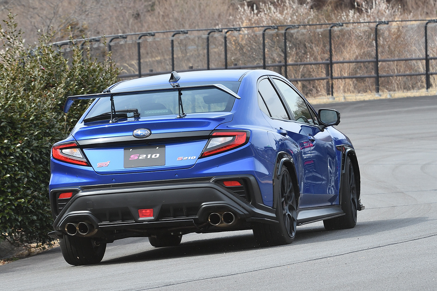 スバルS210プロトタイプの走行シーン