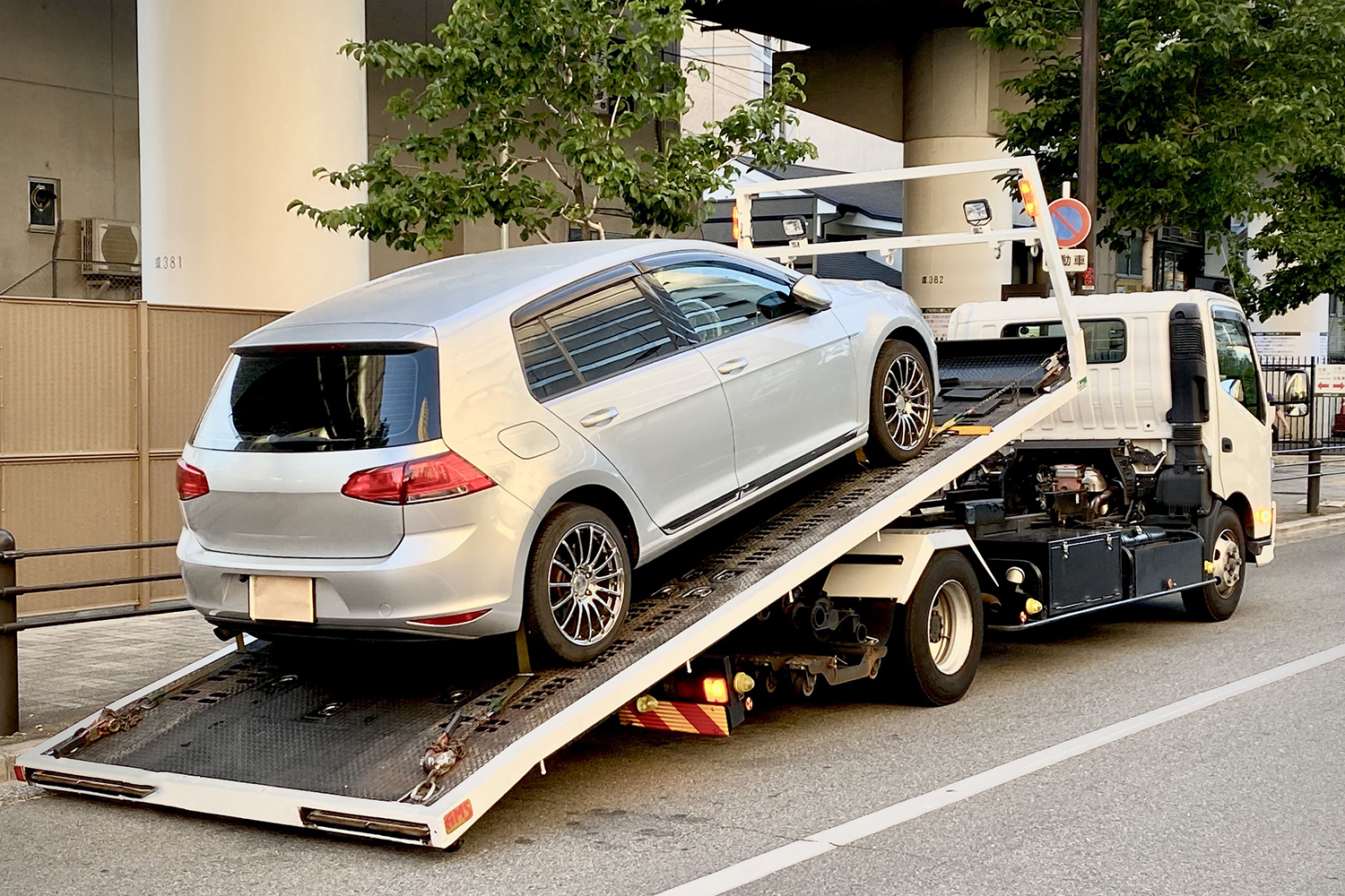 レッカーされる車両 〜 画像17