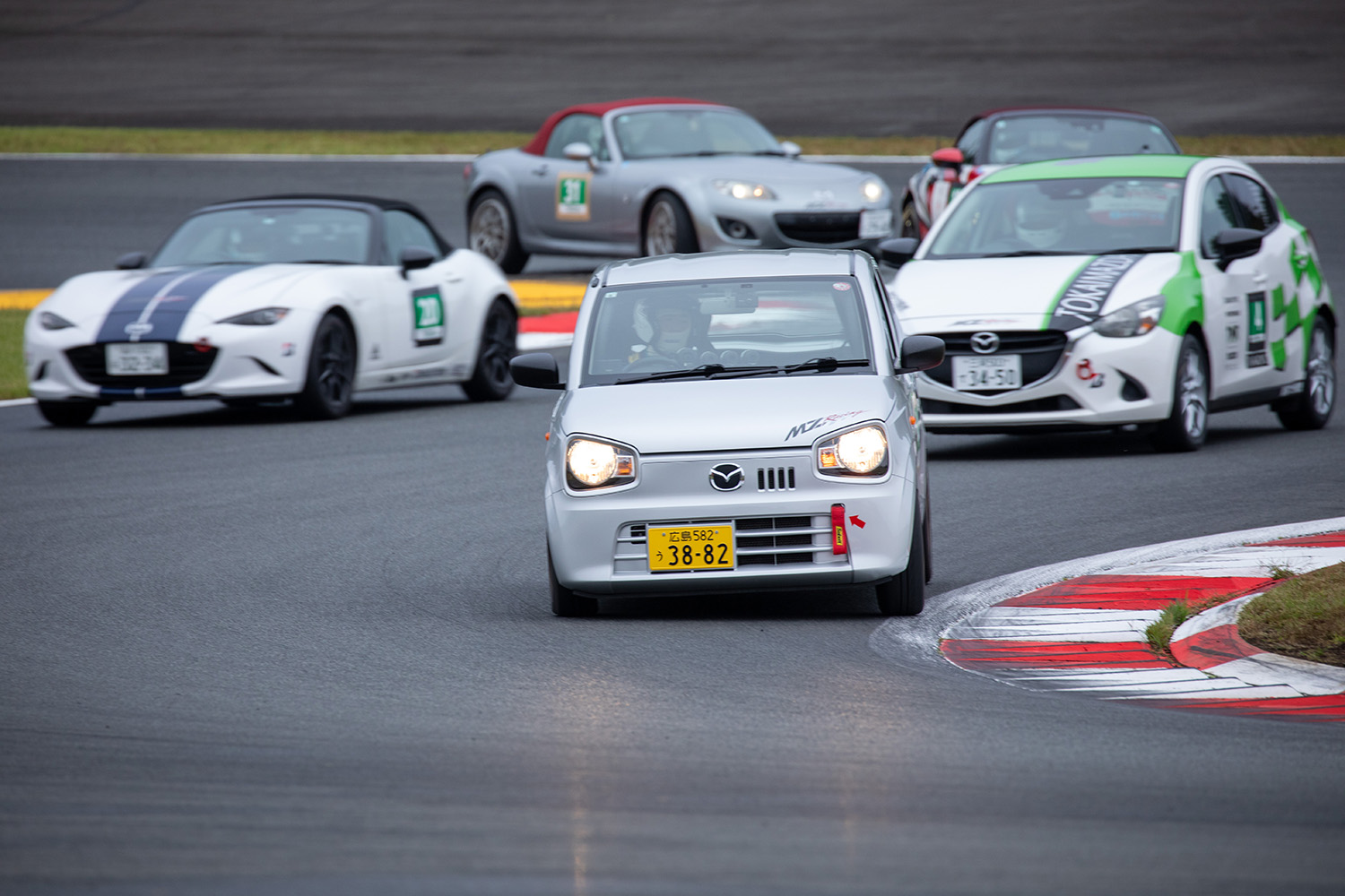 マツ耐のレース風景