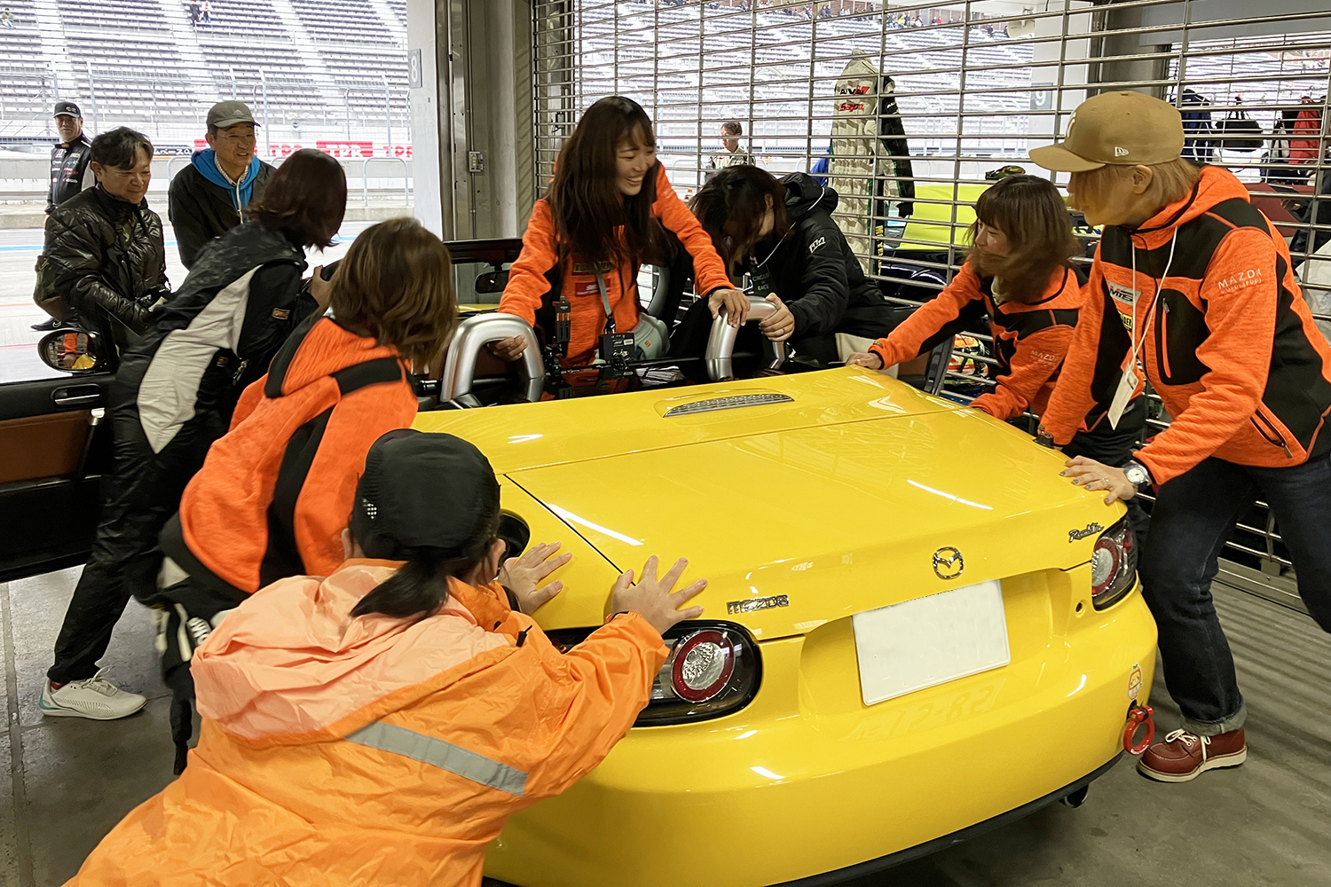 マツ耐でのピット風景