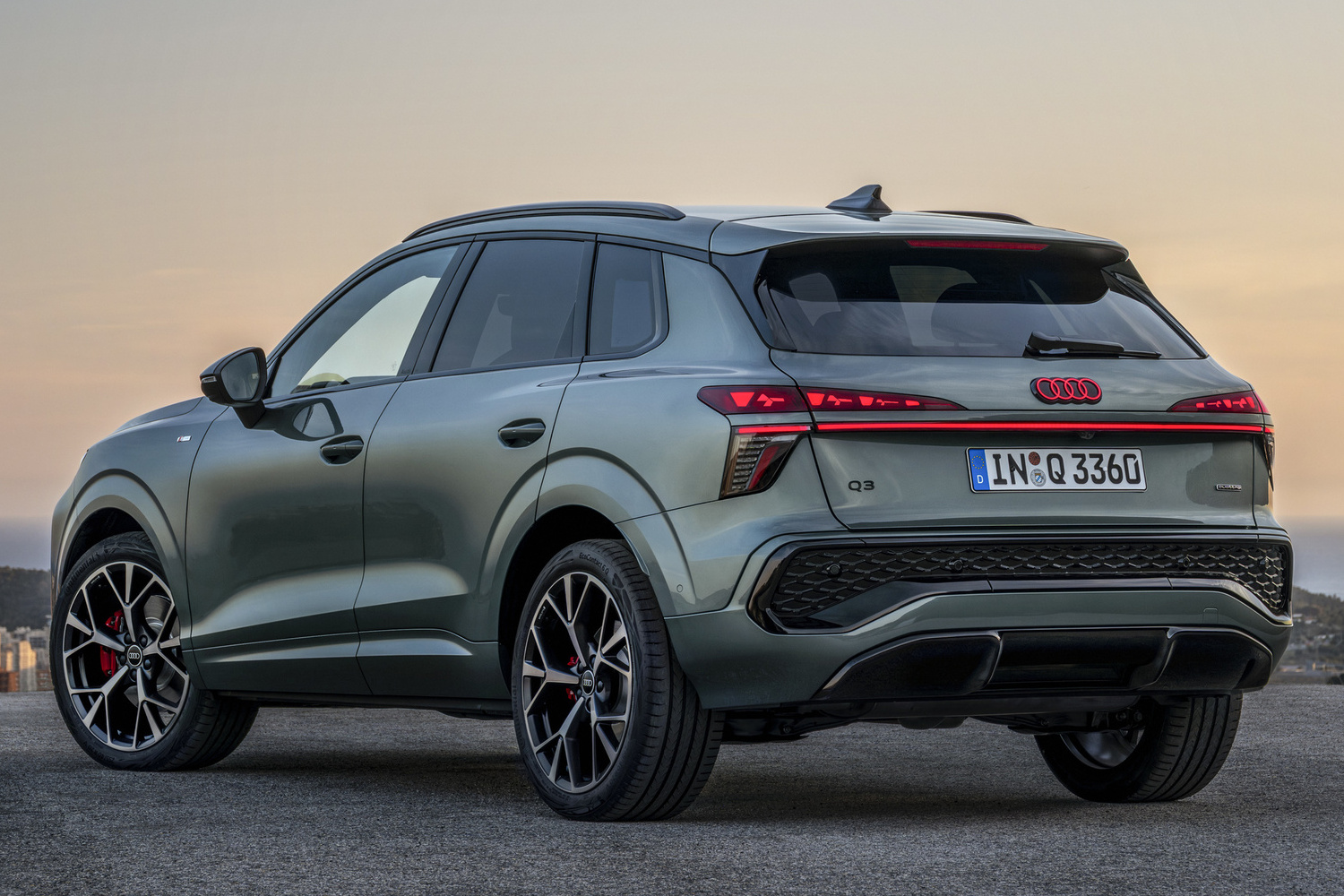 累計200万台突破の超ヒットSUVがモデルチェンジ！ 　新型アウディQ3は快適性も先進性も新たな時代に突入 〜 画像2