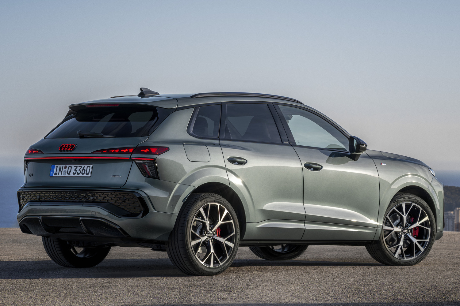 累計200万台突破の超ヒットSUVがモデルチェンジ！ 　新型アウディQ3は快適性も先進性も新たな時代に突入 〜 画像3