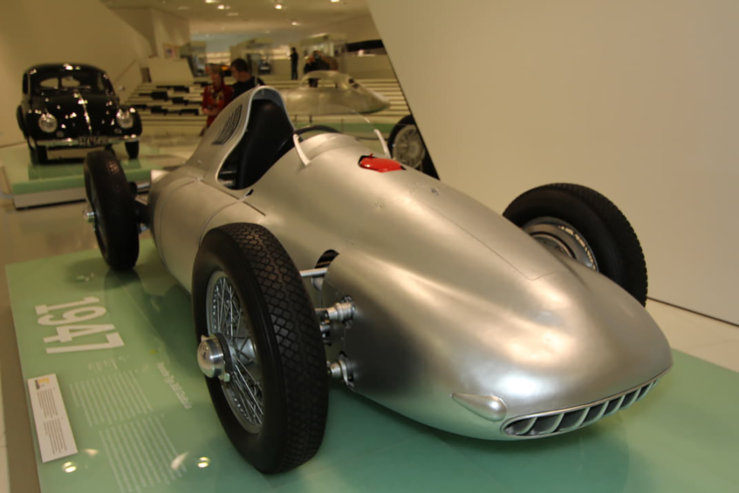 356ナンバー1というミッドシップのポルシェ 〜 画像6