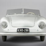 最初のポルシェ「356」はRRかと思いきやミッドシップ!?　MRの実車が作られるもなぜRRで市販されたのか？