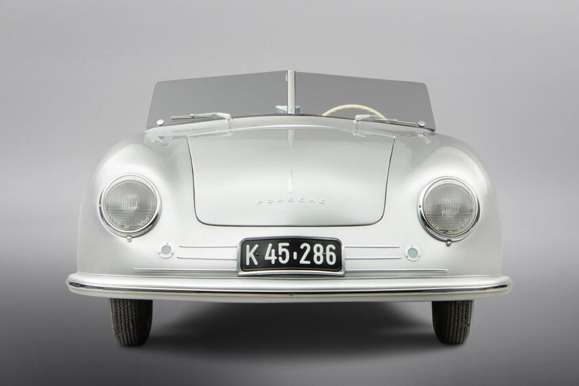 最初のポルシェ「356」はRRかと思いきやミッドシップ!?　MRの実車が作られるもなぜRRで市販されたのか？