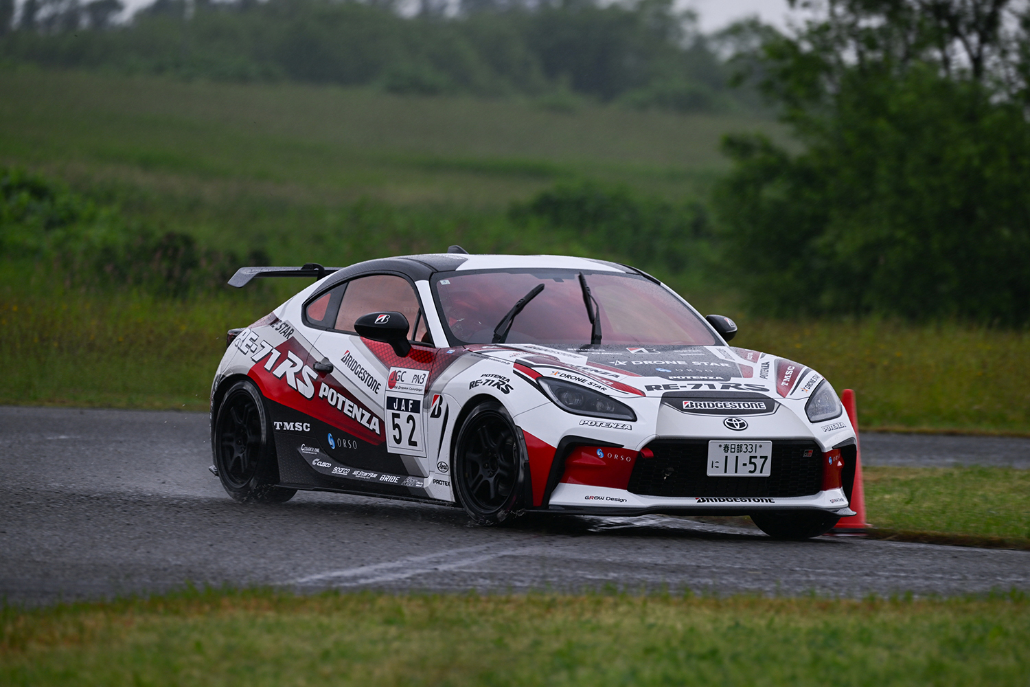 全日本ジムカーナ選手権に参戦しているGR86