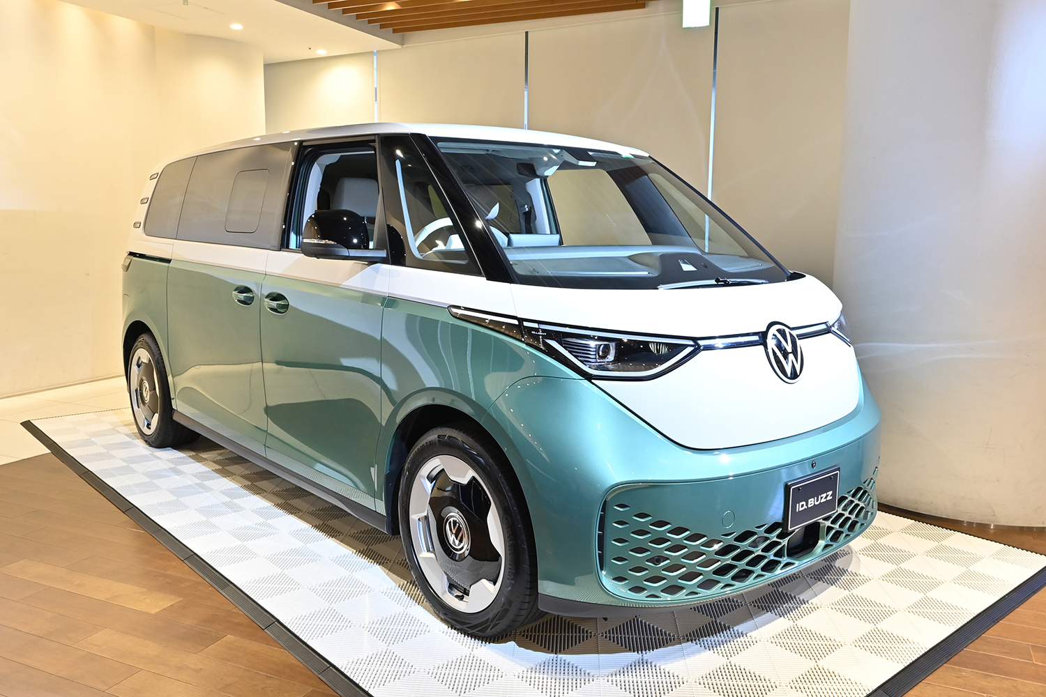 日本導入がかなったフォルクスワーゲンID.Buzzにちょい乗りしたぞ 〜 画像49