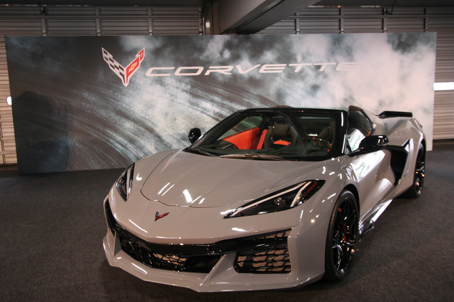 シボレー・コルベットZ06コンバーチブルのフロントスタイリング