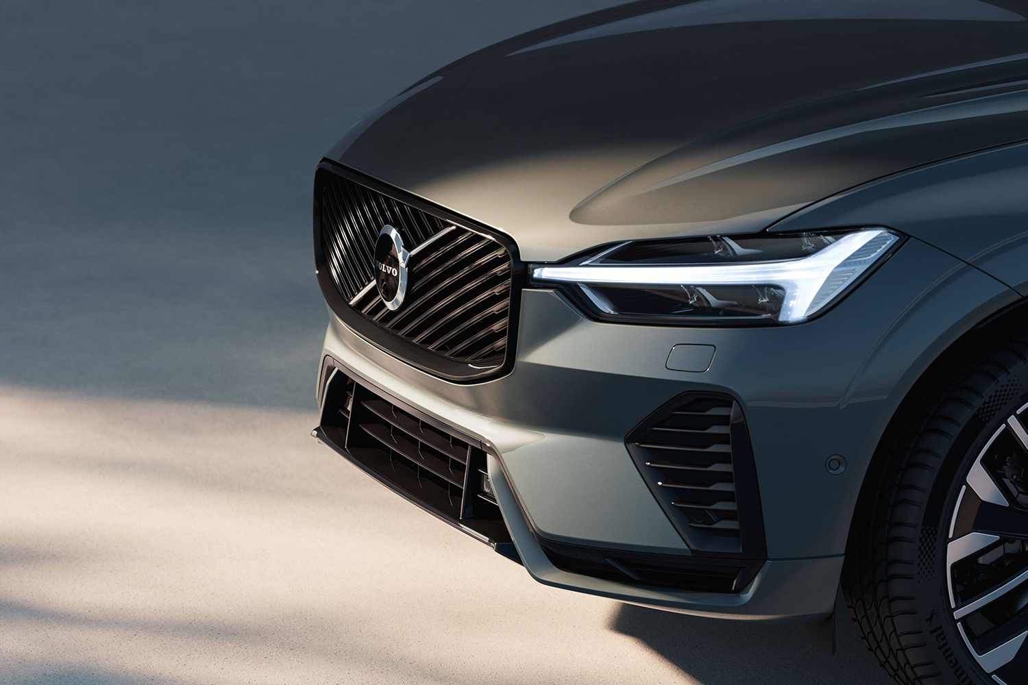 ボルボXC60がマイナーチェンジ！　最新インフォテインメントシステムとさらに洗練されたインテリアで商品力強化