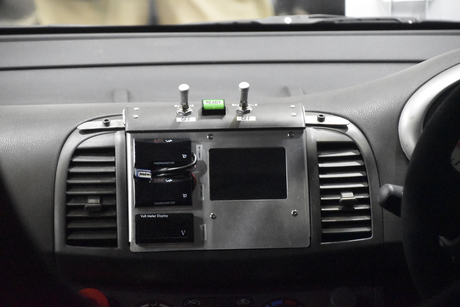 ジヤトコがeアクスルを搭載した試作車を開発