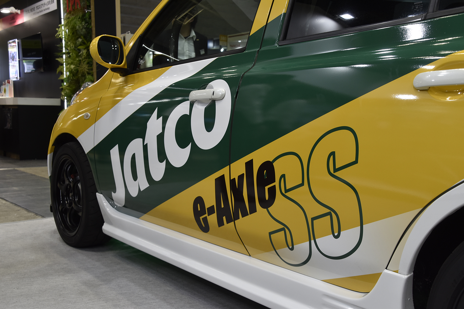 ジヤトコがeアクスルを搭載した試作車を開発