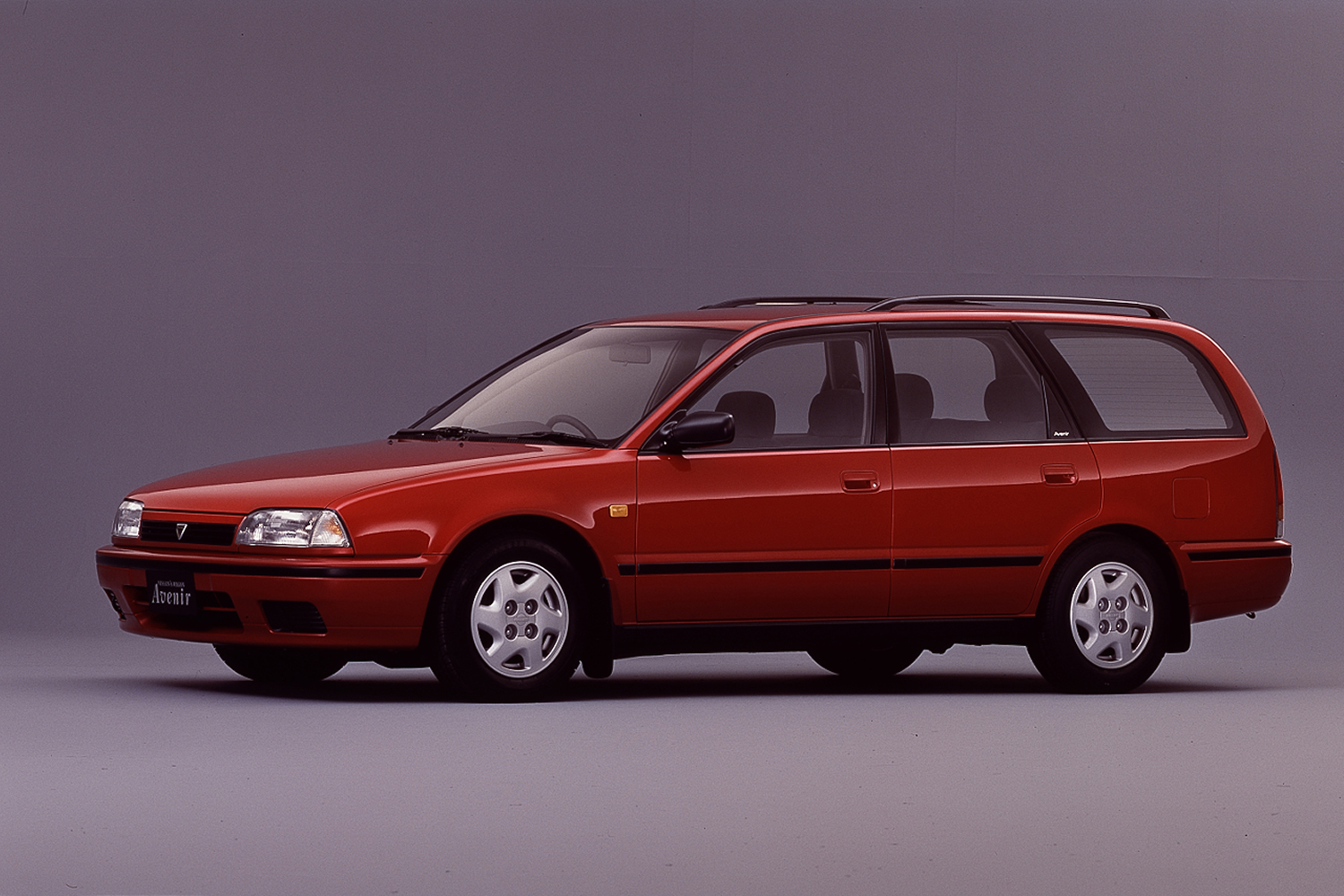 日産アベニールのフロントスタイリング