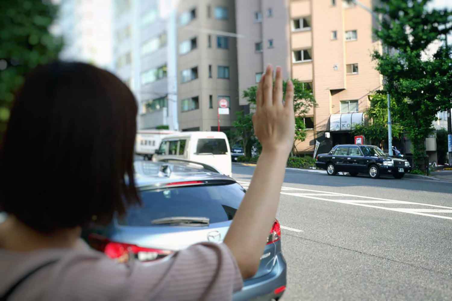 タクシーをスムースに捕まえる方法