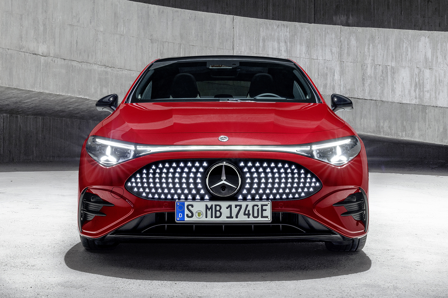 メルセデス・ベンツ CLA with EQ Technologyのフロントマスク