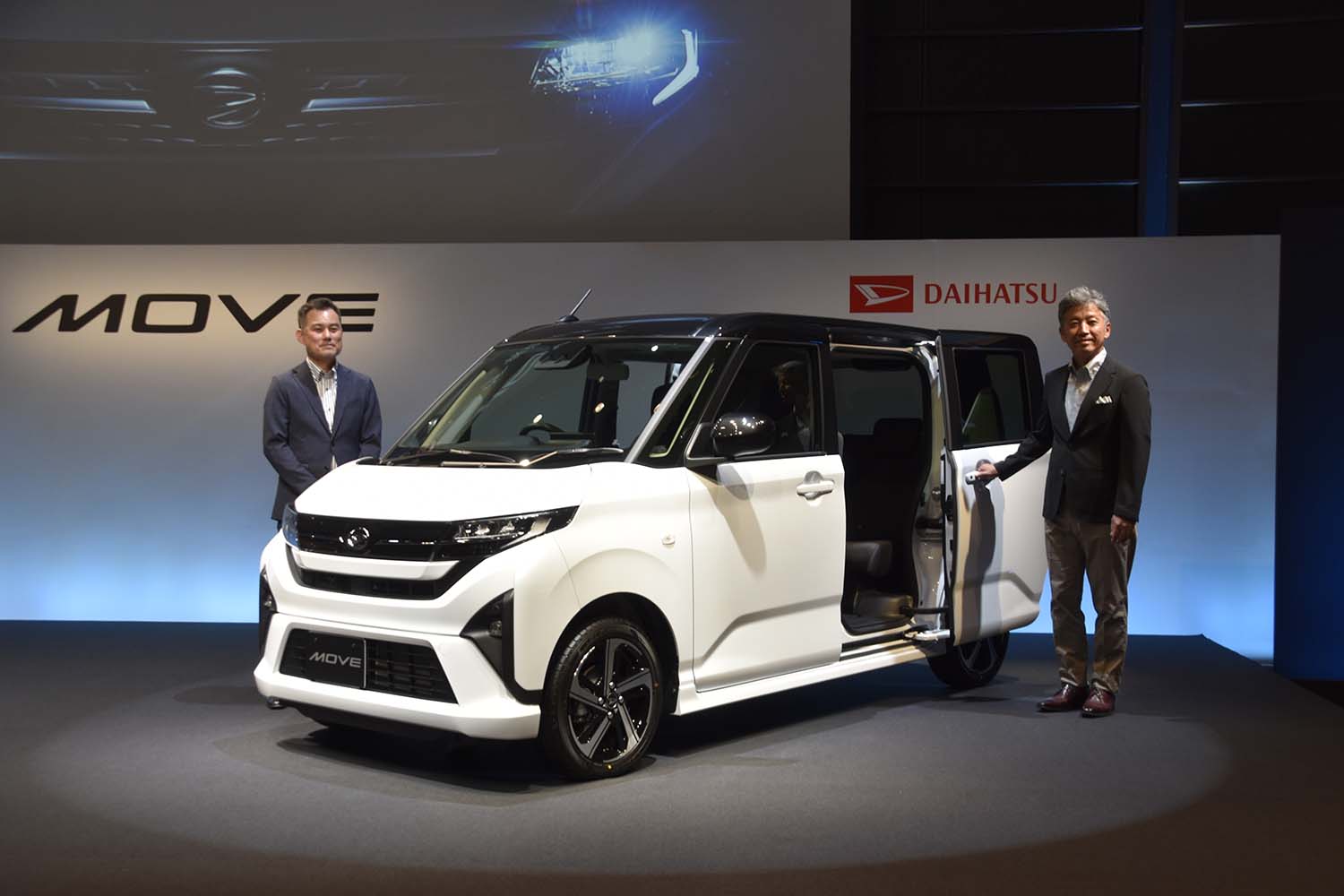 新型ダイハツ・ムーヴの発表会の模様