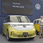 【画像】待ちに待った現代版ワーゲンバスがとうとう日本にキタ！　フォルクスワーゲン「ID. Buzz」の日本仕様は888.9万円から 〜 画像1