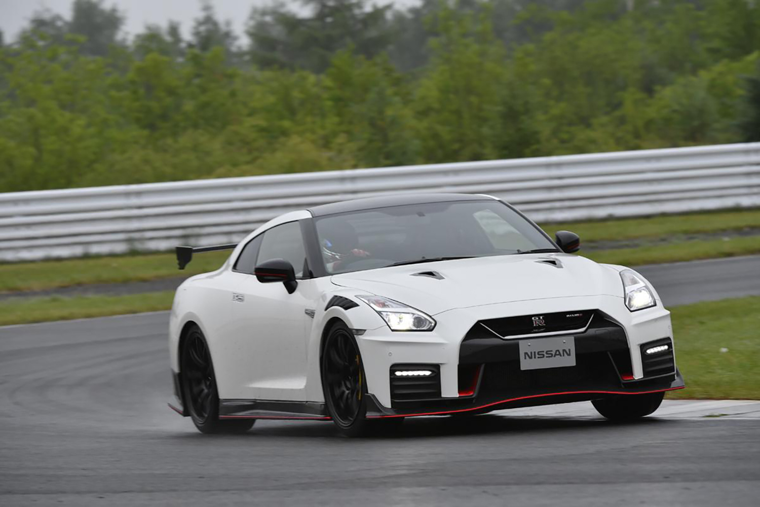 日産GT-R NISMOのフロントスタイリング 〜 画像3
