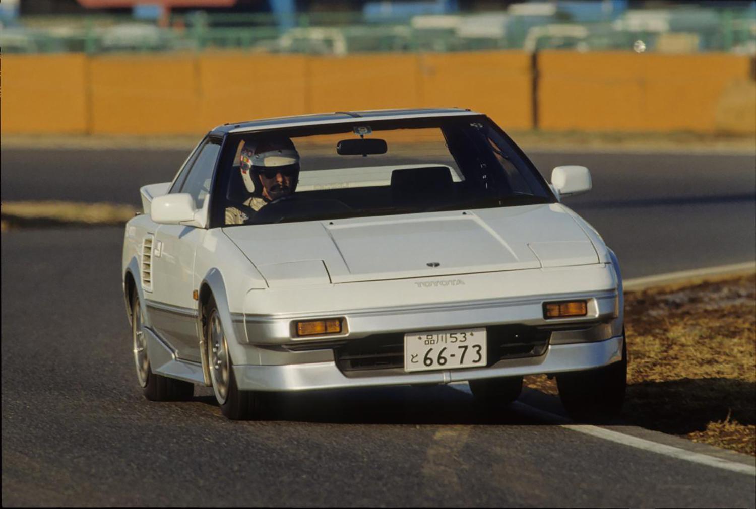 トヨタMR2（AW11型）のフロントスタイリング