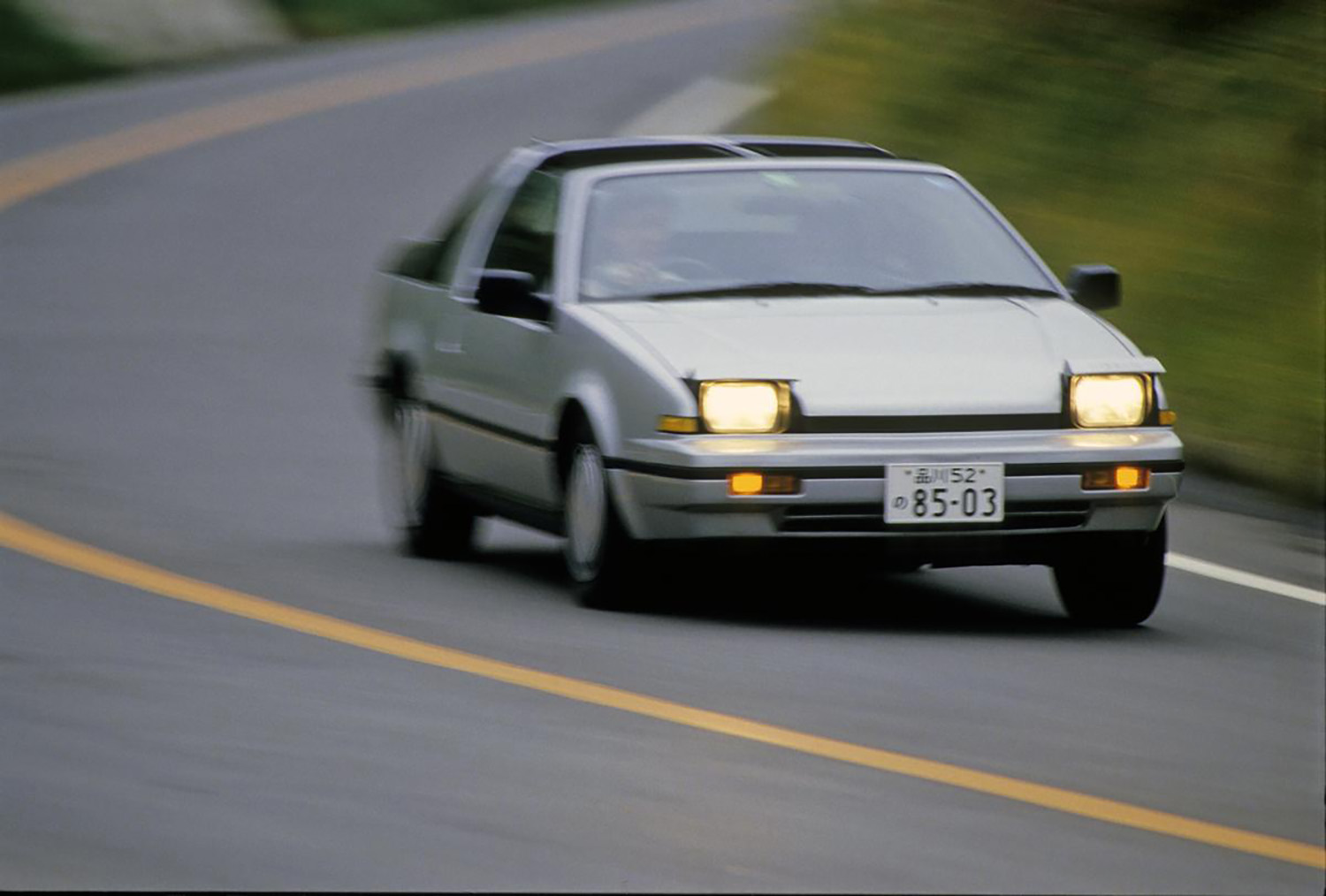日産エクサのフロントスタイリング