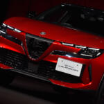 アルファロメオ初のEVにしてラインアップ最小のSUV！　新生「ジュニア」がいよいよ日本上陸