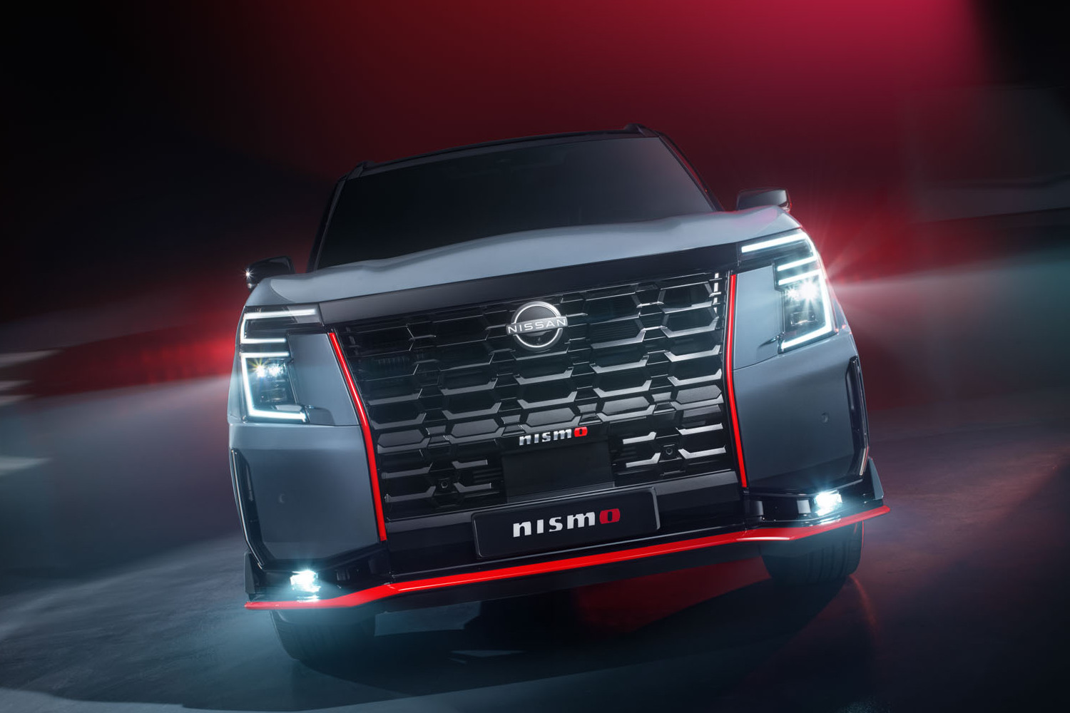 日産「パトロールNISMO」のフロントフェイス