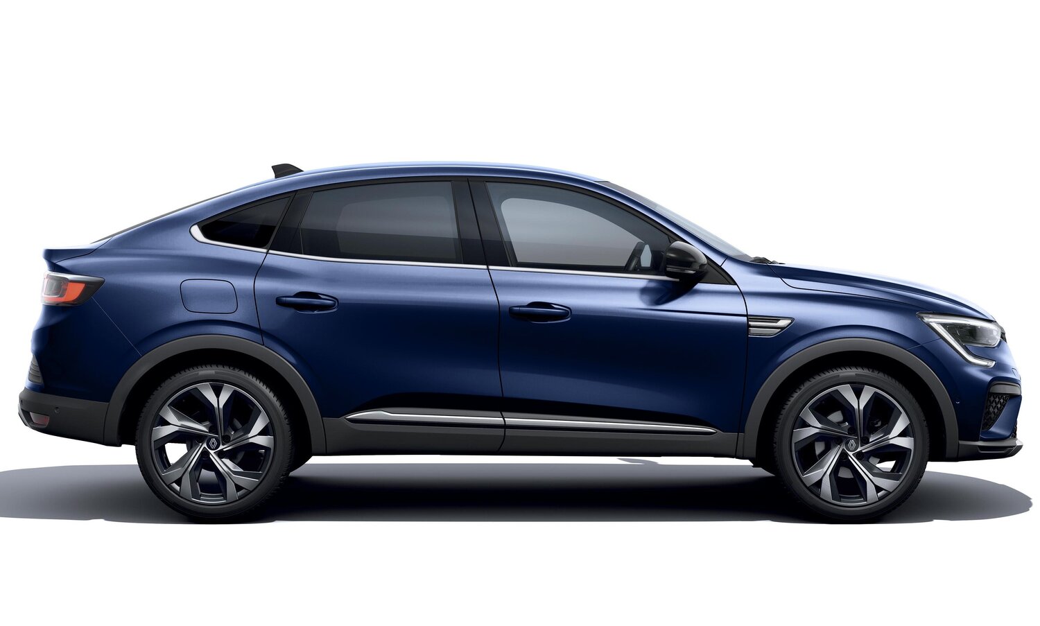 新色のトワイライトカラーで魅せるミドルクラスSUV！　インテリアも豪華になった特別仕様車「アルカナ テクノ」登場 〜 画像3