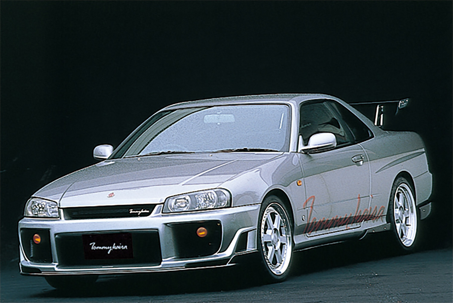 トミーカイラRのフロントスタイリング