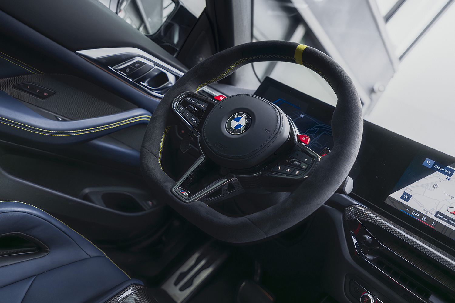 BMW M4 CS VR46のインテリア