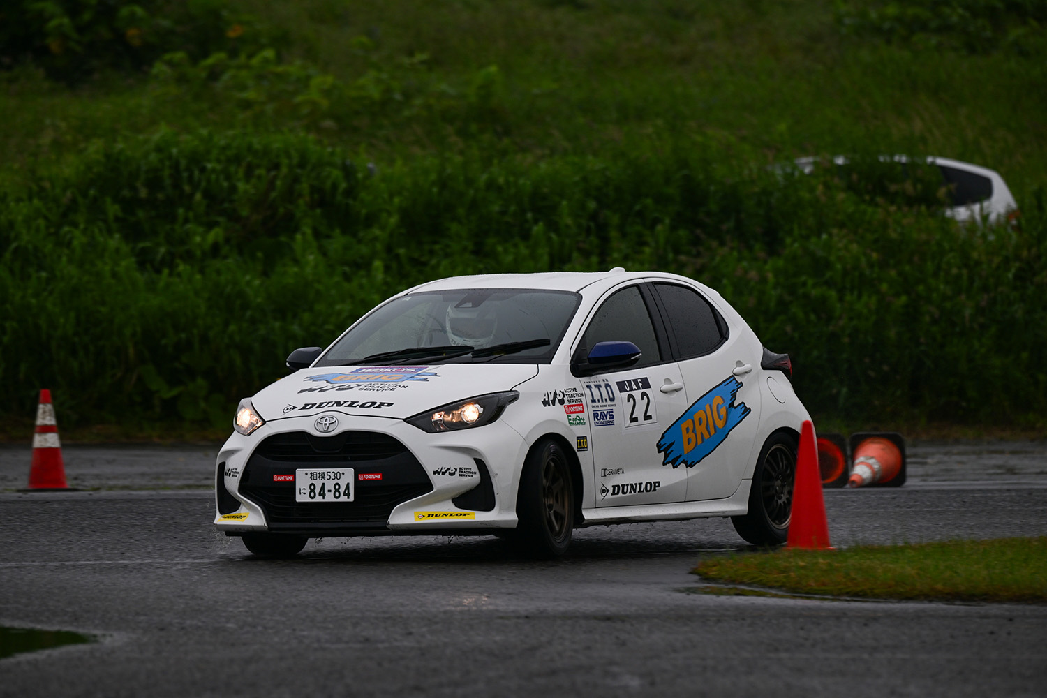 矢島選手のトヨタ・ヤリス