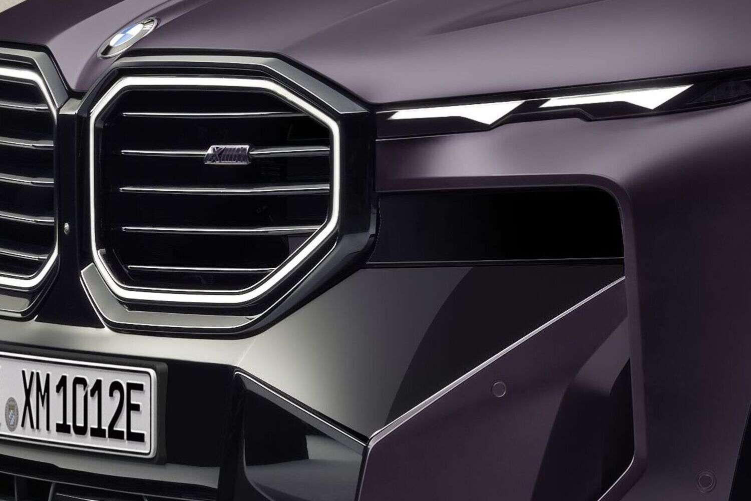 日本導入は1台のみ！　BMWとKithが手がけた47台限定のプレミアムSUV「XM by Kith」登場 〜 画像43