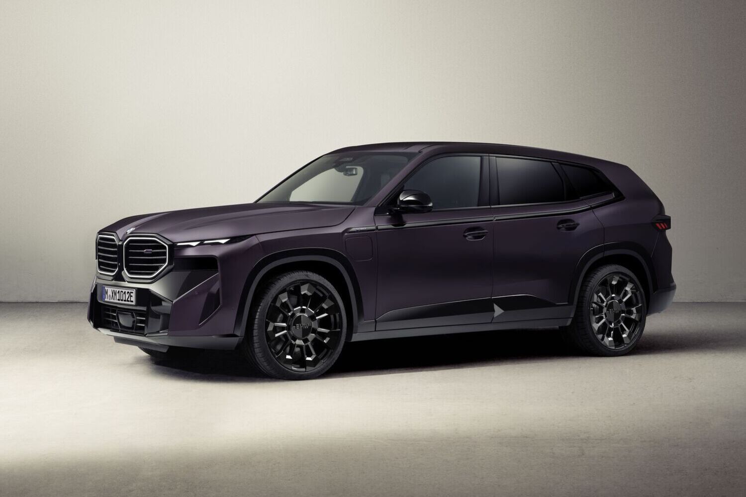 日本導入は1台のみ！　BMWとKithが手がけた47台限定のプレミアムSUV「XM by Kith」登場 〜 画像5