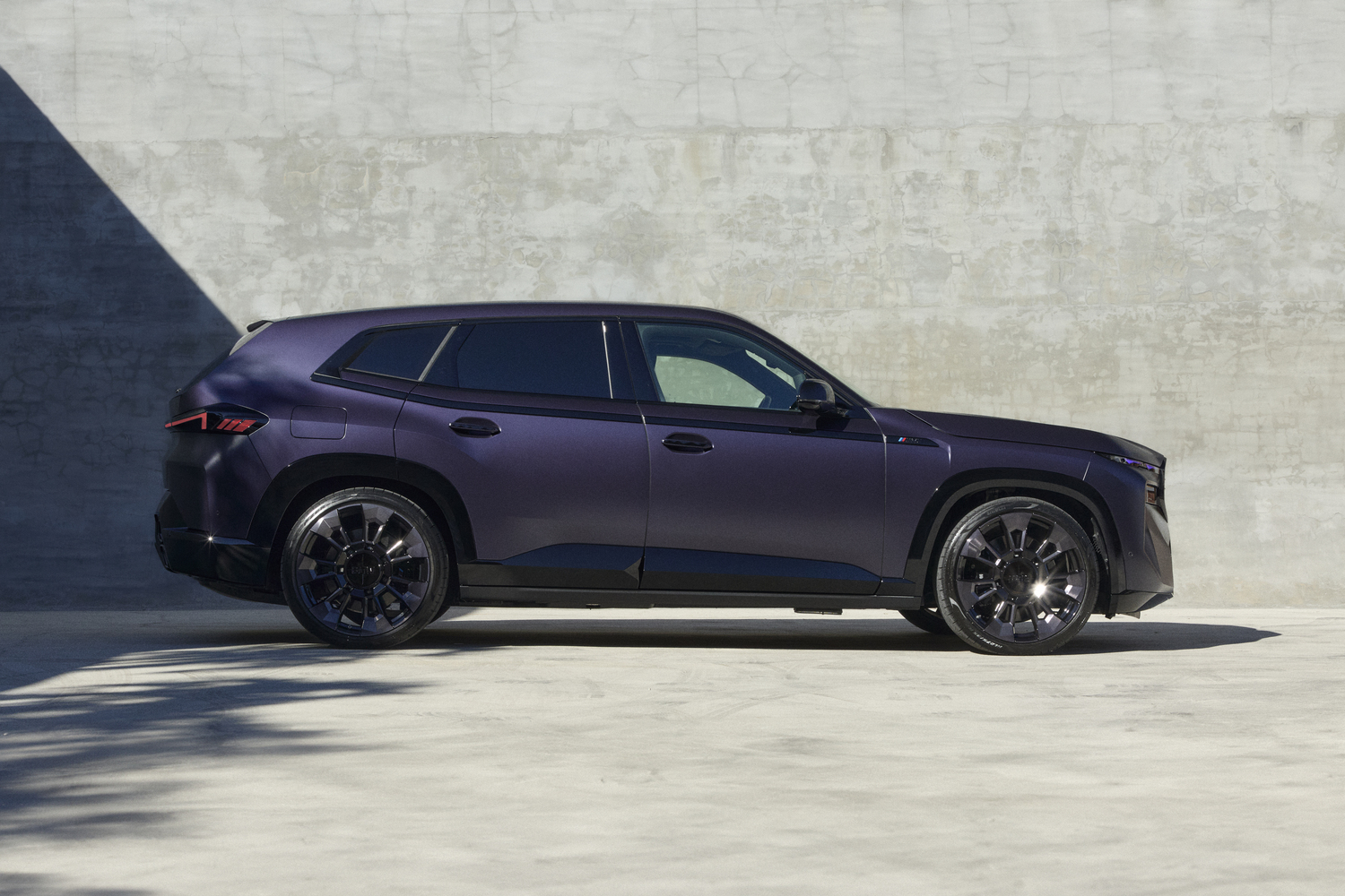 日本導入は1台のみ！　BMWとKithが手がけた47台限定のプレミアムSUV「XM by Kith」登場 〜 画像19