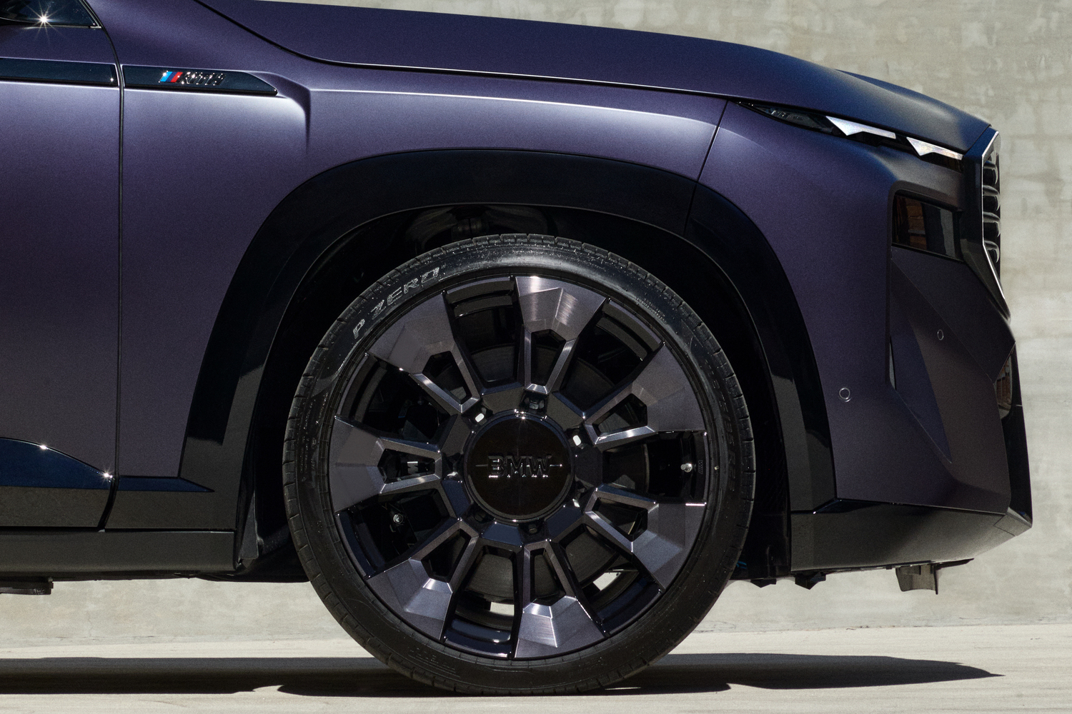 日本導入は1台のみ！　BMWとKithが手がけた47台限定のプレミアムSUV「XM by Kith」登場 〜 画像13